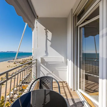 Chic Seafront By Ps Apartman Durrës